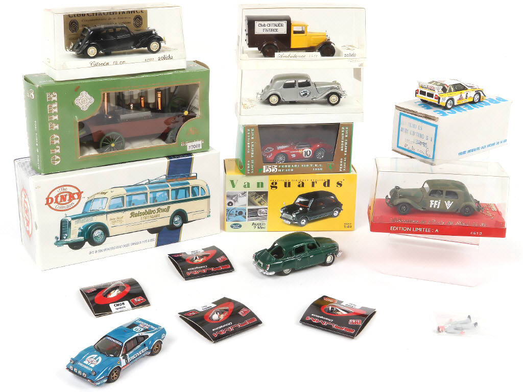 Lot 61 - DIVERS (16)