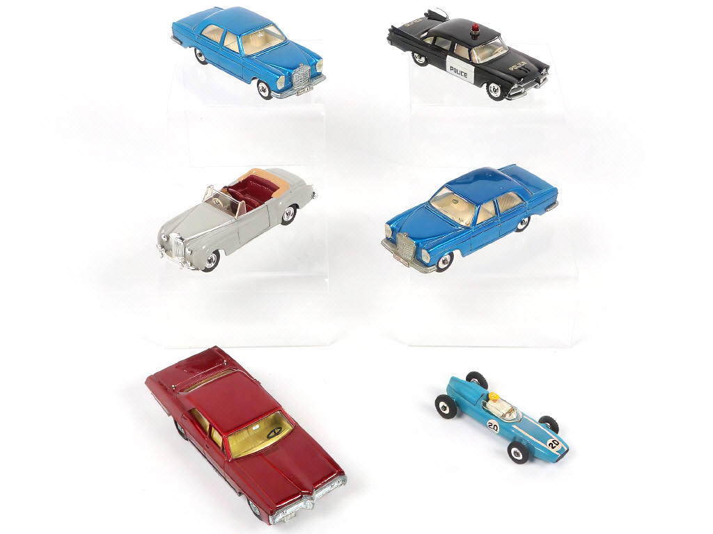 Lot 271 - DINKY TOYS (GB) (6)