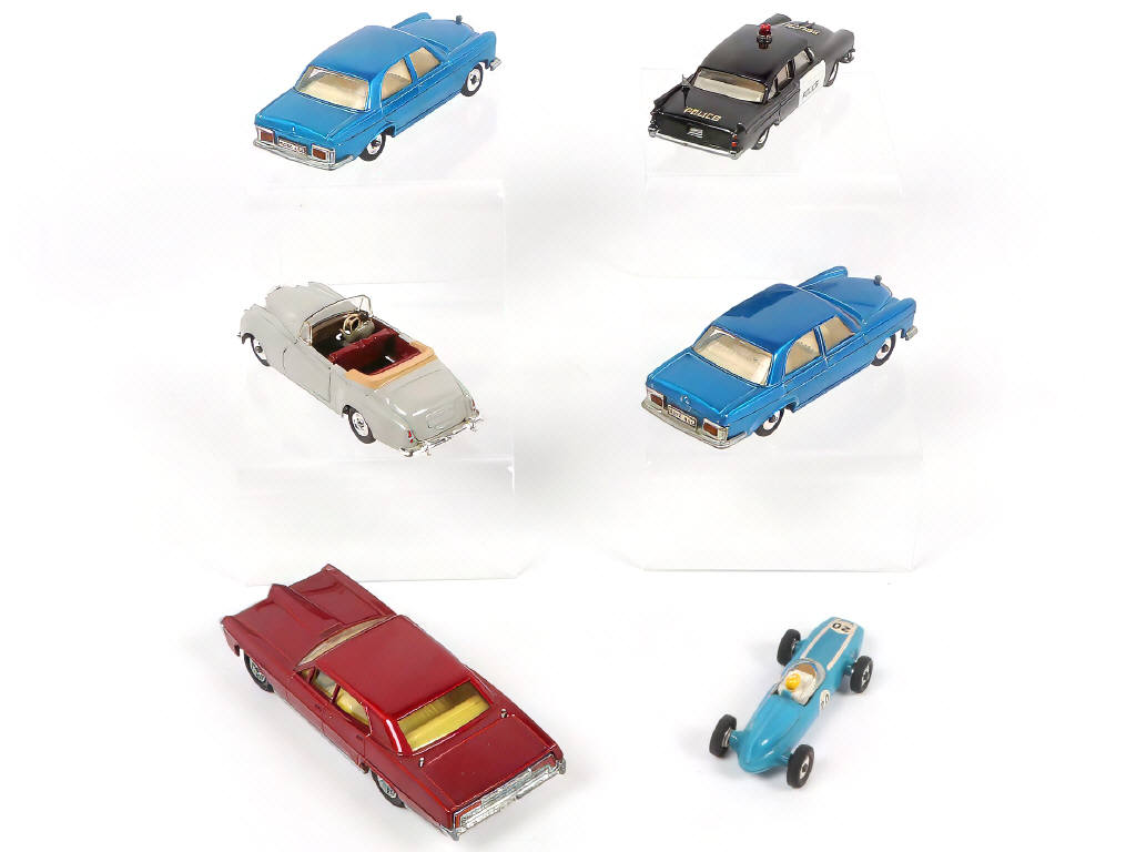 Lot 271 - DINKY TOYS (GB) (6)