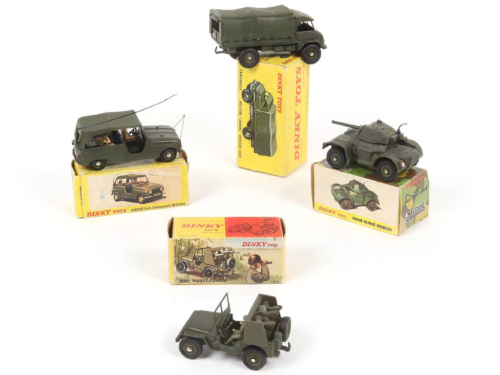 Lot 330 - DINKY TOYS (FRANCE) (4)