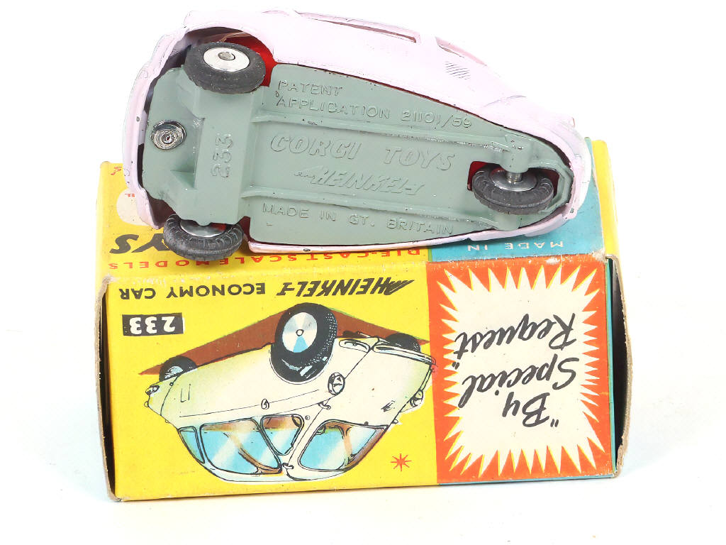Lot 167 - CORGI TOYS (GB) (1)
