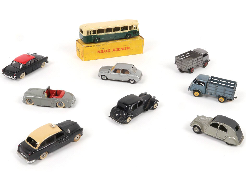 Lot 341 - DINKY TOYS (FRANCE) (9)