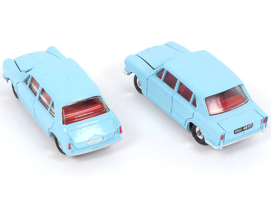 Lot 260 - DINKY TOYS (GB) (2)