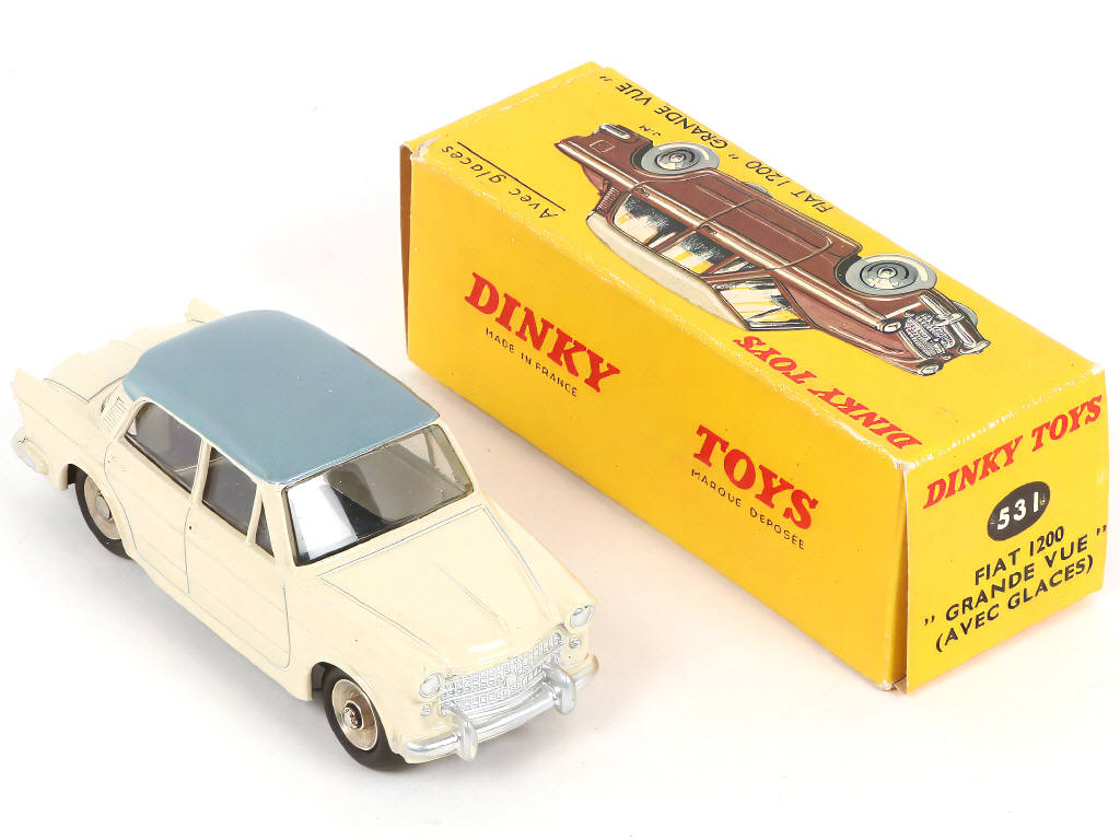 Lot 320 - DINKY TOYS (FRANCE) (2)