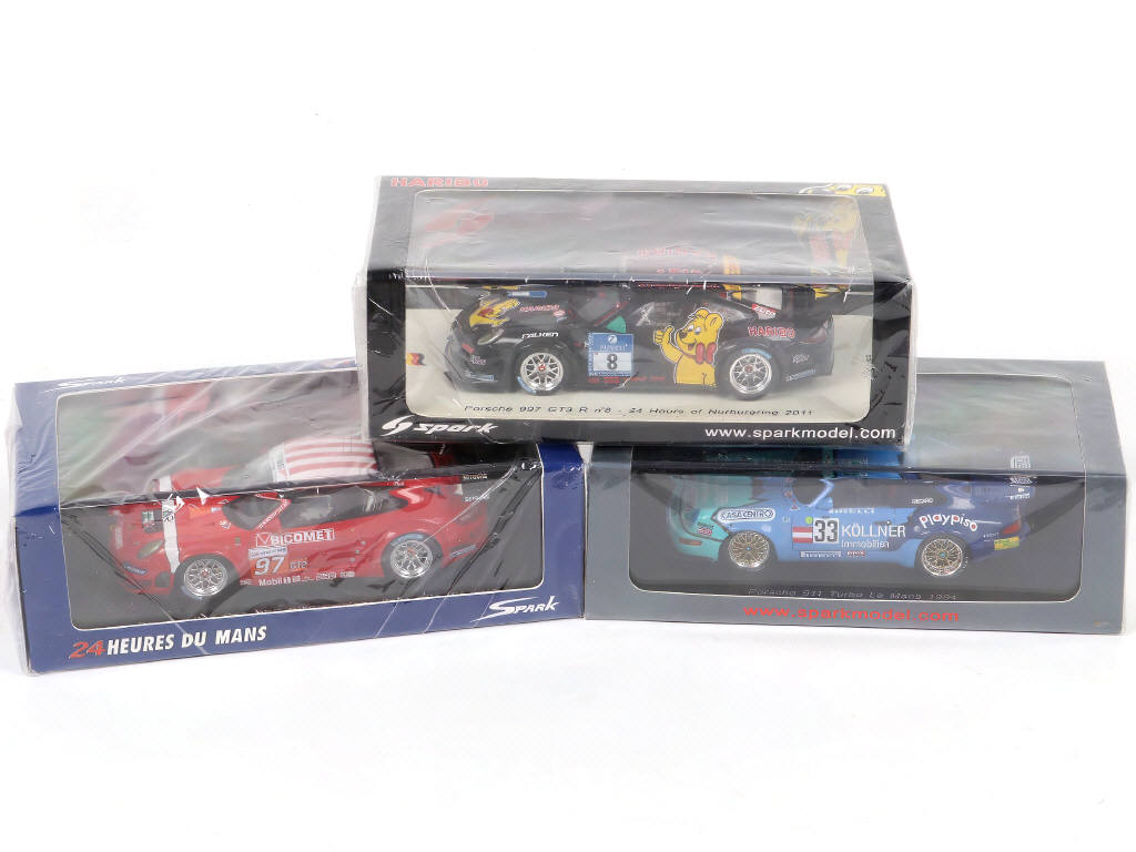 Lot 71 - SPARK (MACAU) (3)