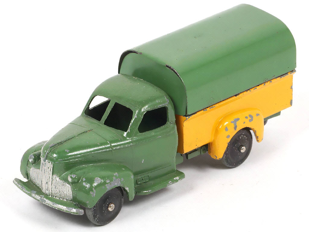 Lot 316 - DINKY TOYS (FRANCE) (1)