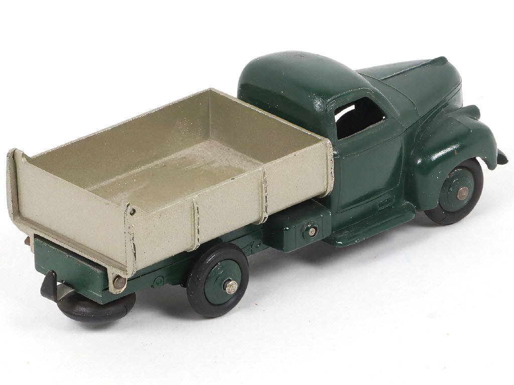 Lot 313 - DINKY TOYS (FRANCE) (1)