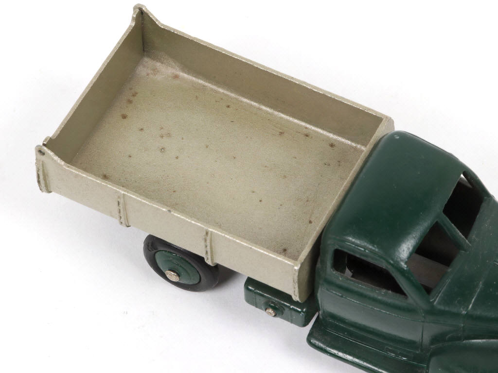 Lot 313 - DINKY TOYS (FRANCE) (1)