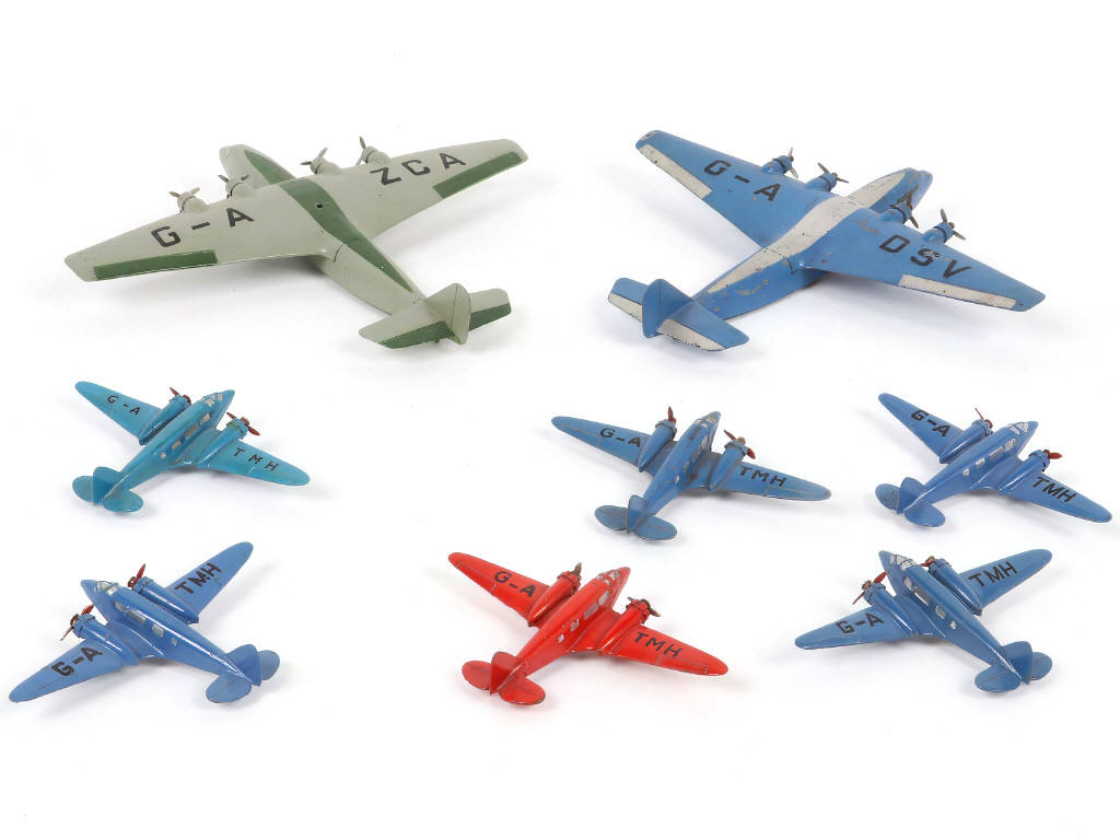 Lot 279 - DINKY TOYS (GB) (8)