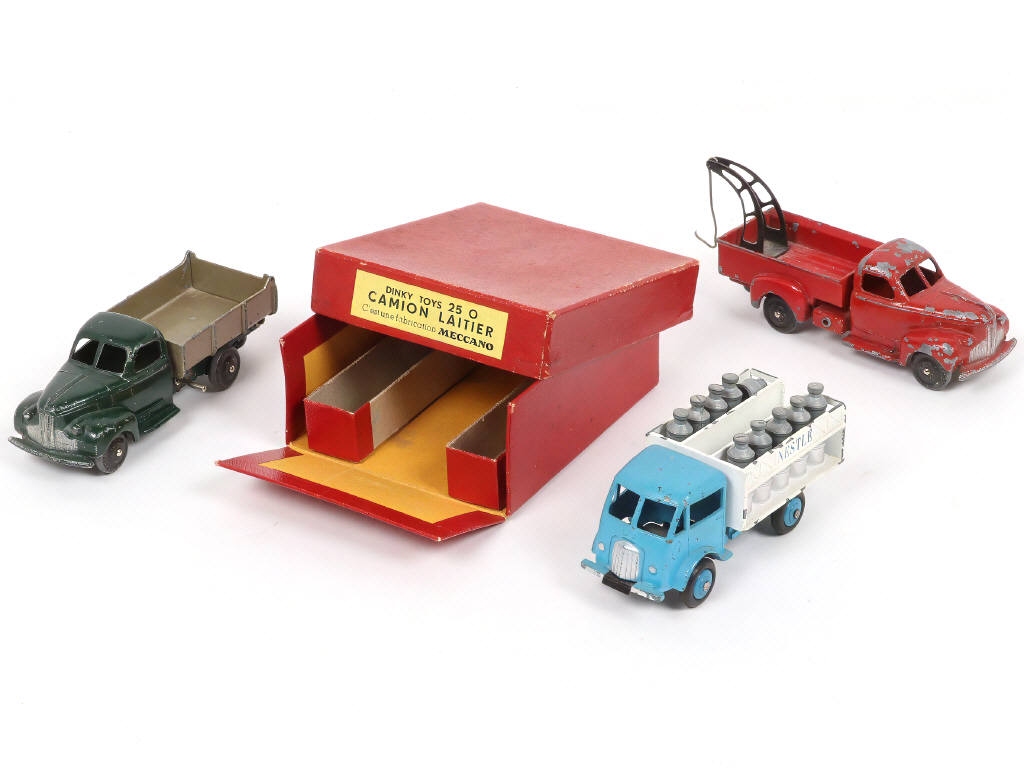 Lot 329 - DINKY TOYS (FRANCE) (3)