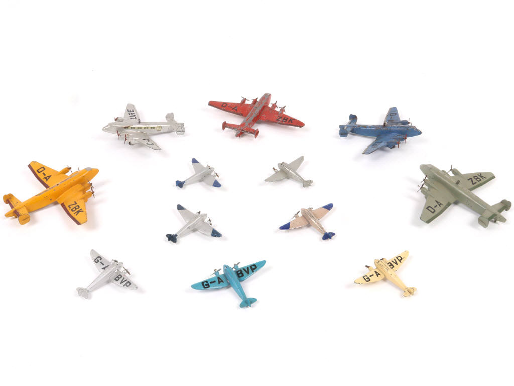 Lot 284 - DINKY TOYS (GB) (12)