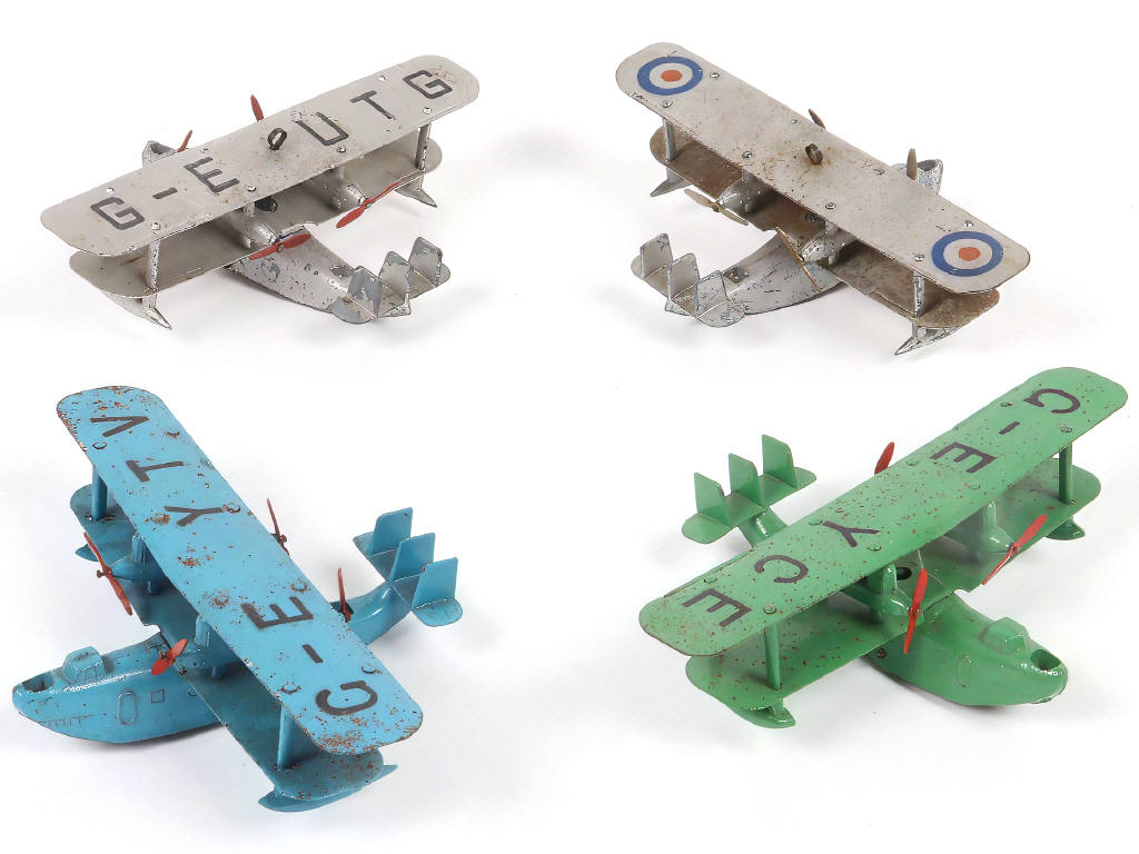 Lot 269 - DINKY TOYS (GB) (4)