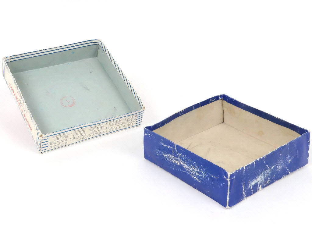 Lot 300 - DINKY TOYS (FRANCE) (1)