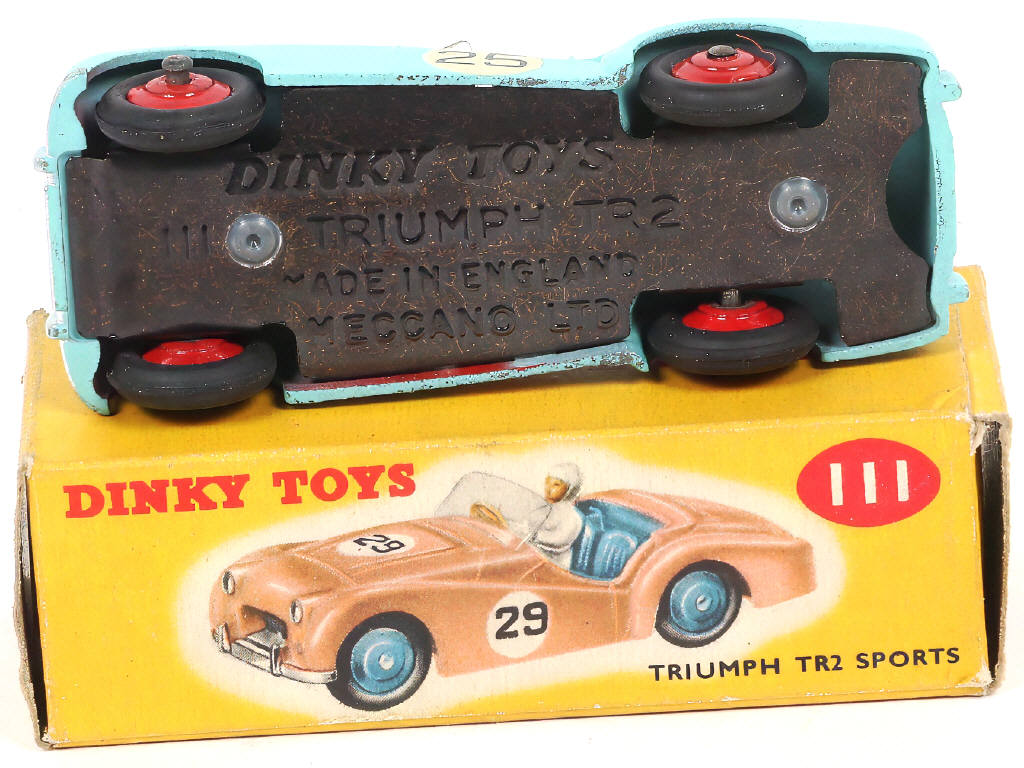 Lot 242 - DINKY TOYS (GB) (1)