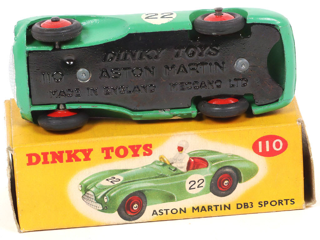 Lot 241 - DINKY TOYS (GB) (1)