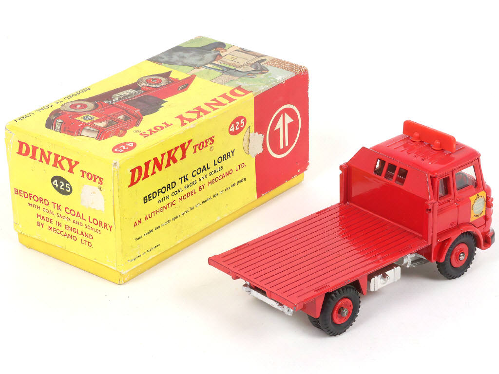 Lot 255 - DINKY TOYS (GB) (1)