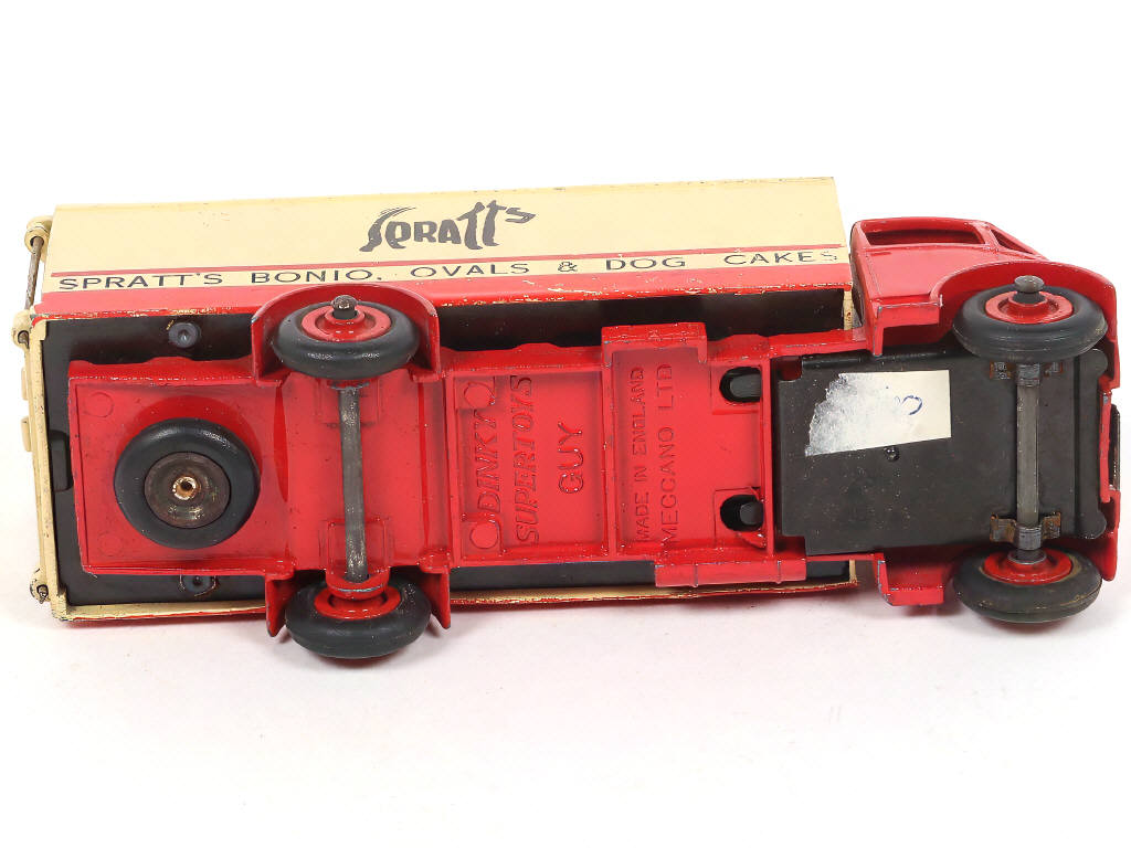 Lot 237 - DINKY TOYS (GB) (1)