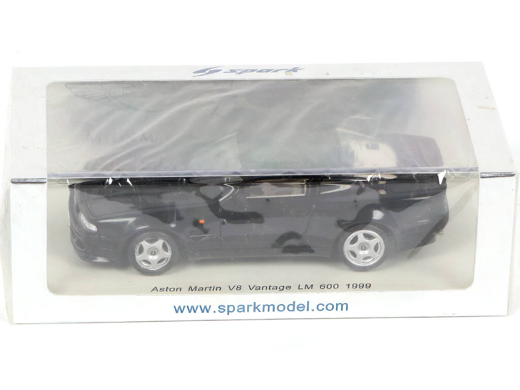 Lot 77 - SPARK (MACAU) (3)