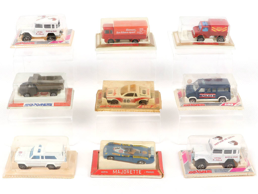 Lot 239 - MAJORETTE (FRANCE) (9)