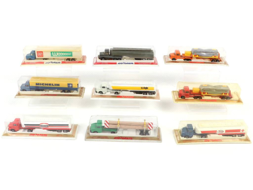 Lot 244 - MAJORETTE (FRANCE) (9)