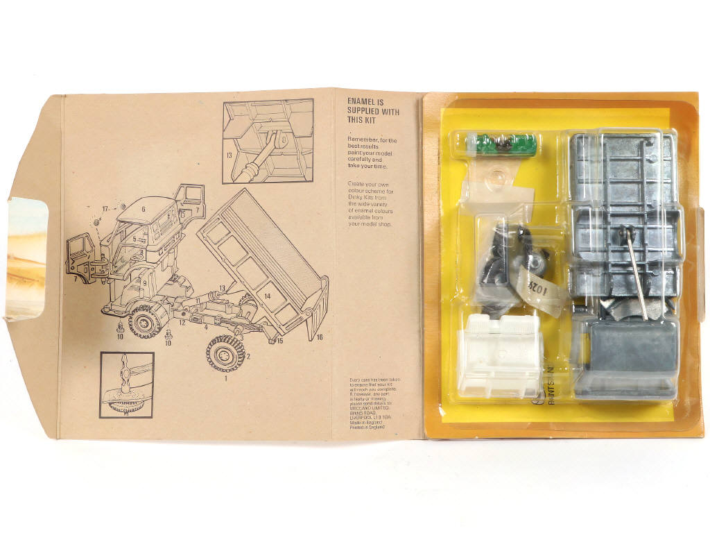 Lot 292 - DINKY TOYS (GB) (3)