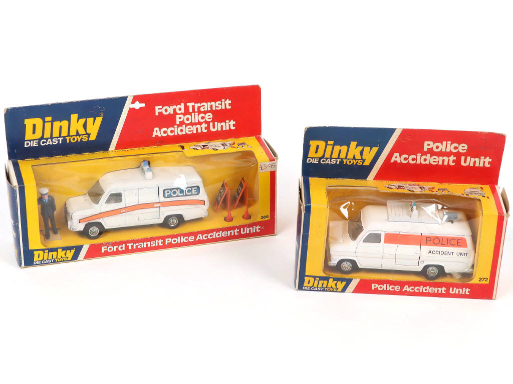 Lot 287 - DINKY TOYS (GB) (2)