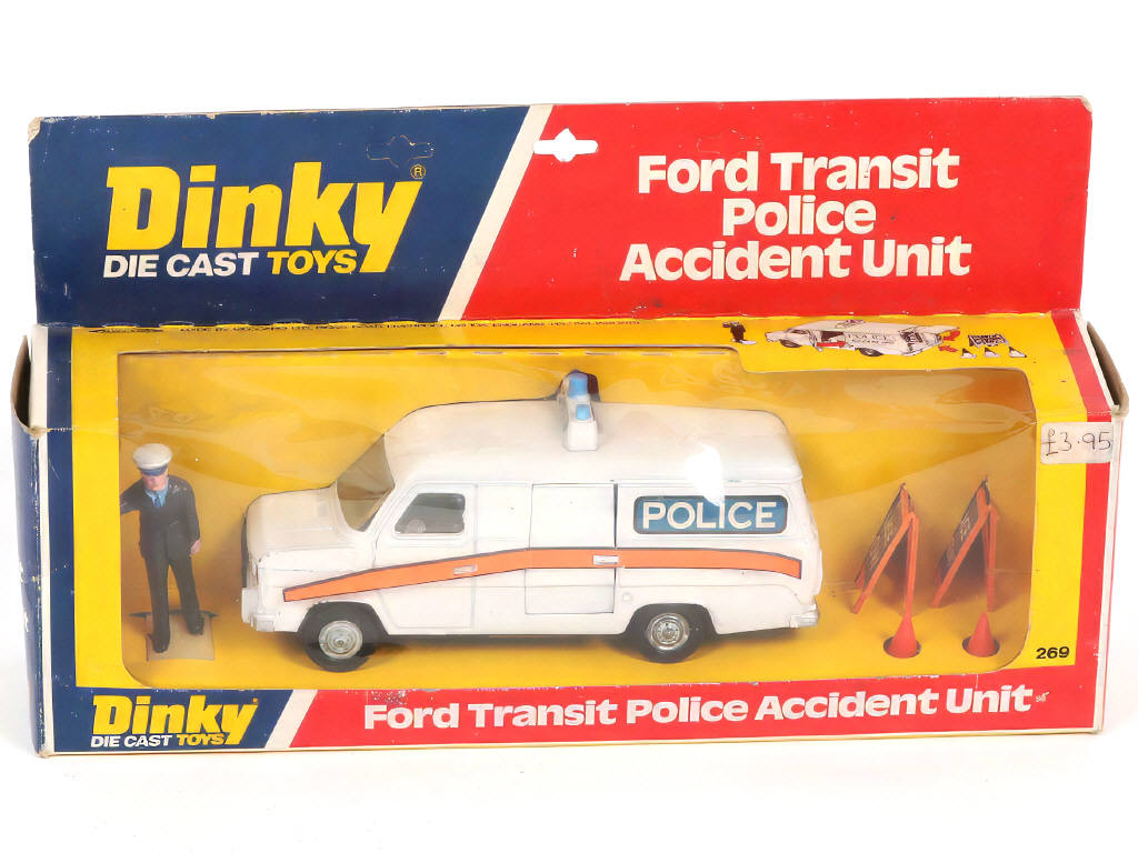 Lot 287 - DINKY TOYS (GB) (2)