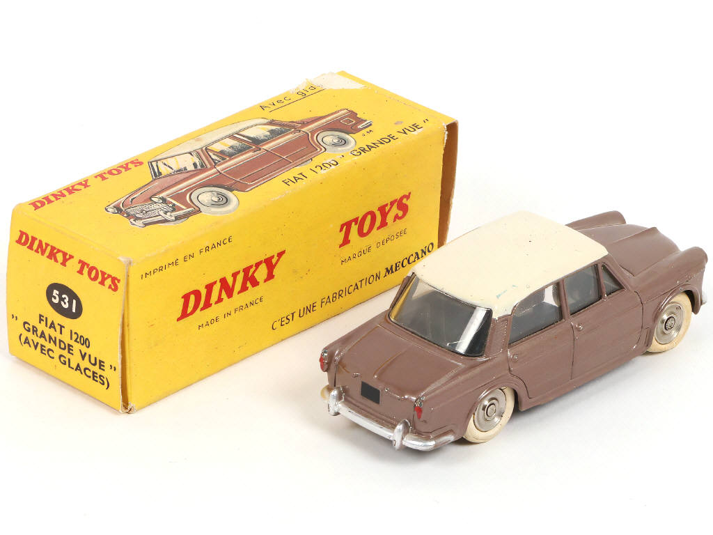 Lot 320 - DINKY TOYS (FRANCE) (2)