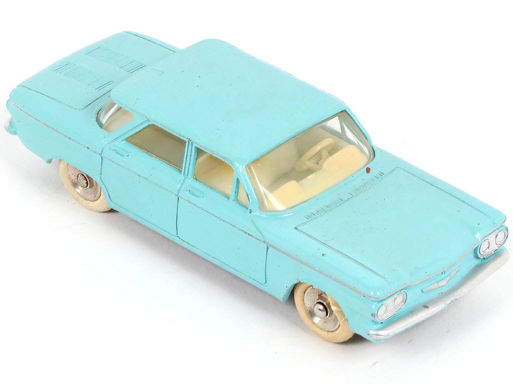 Lot 325 - DINKY TOYS (FRANCE) (3)