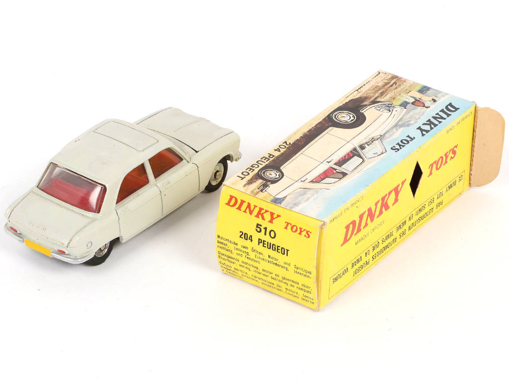 Lot 324 - DINKY TOYS (FRANCE) (3)