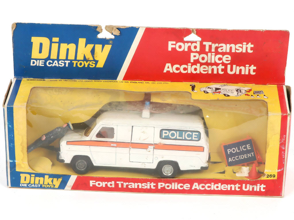 Lot 288 - DINKY TOYS (GB) (2)