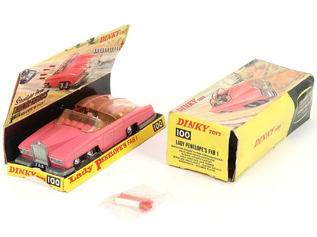 Lot 282 - DINKY TOYS (GB) (1)