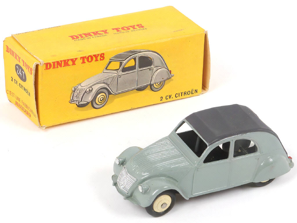 Lot 302 - DINKY TOYS (FRANCE) (1)