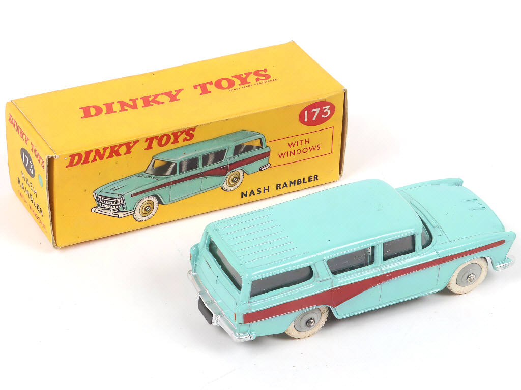 Lot 271 - DINKY TOYS (GB) (1)