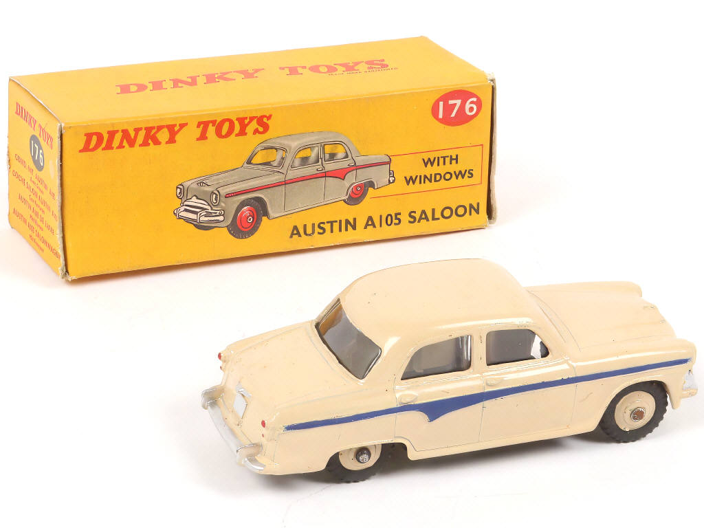 Lot 272 - DINKY TOYS (GB) (1)