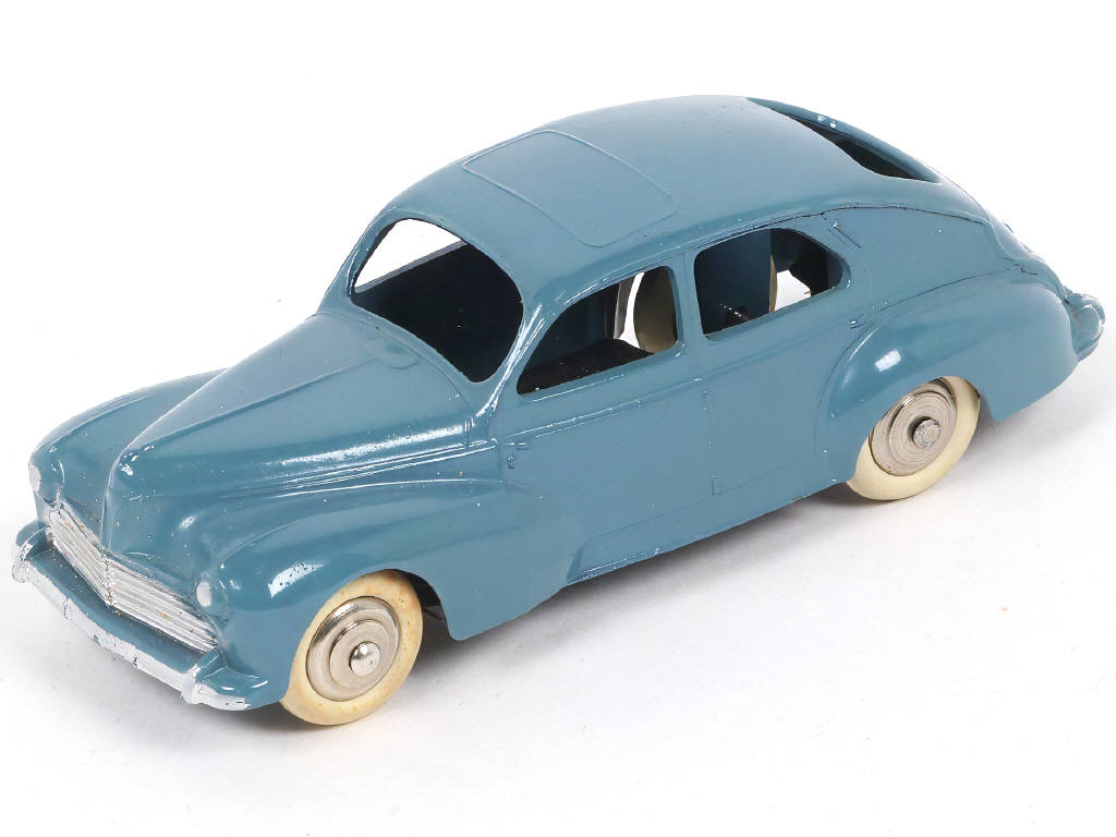 Lot 300 - DINKY TOYS (FRANCE) (1)