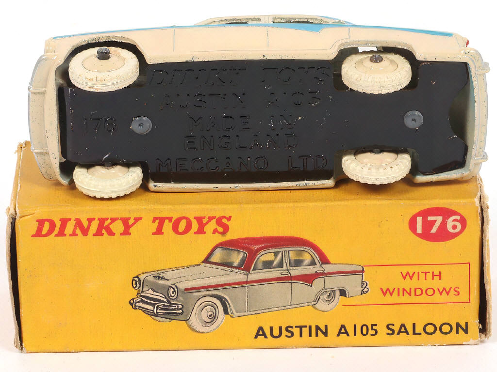 Lot 273 - DINKY TOYS (GB) (1)