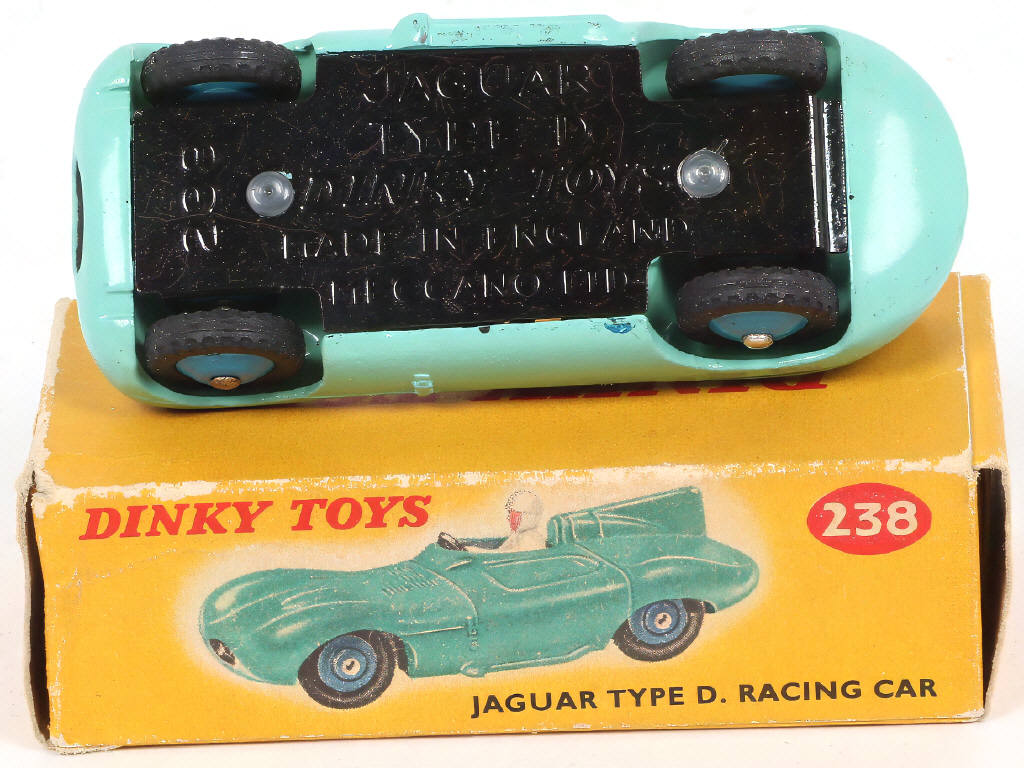 Lot 274 - DINKY TOYS (GB) (1)