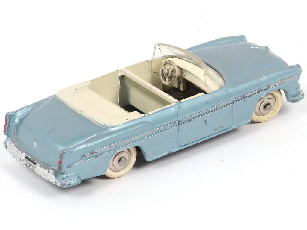 Lot 299 - DINKY TOYS (FRANCE) (1)