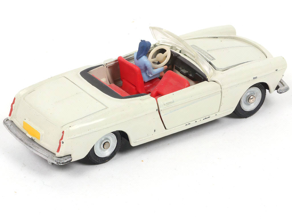 Lot 301 - DINKY TOYS (FRANCE) (1)