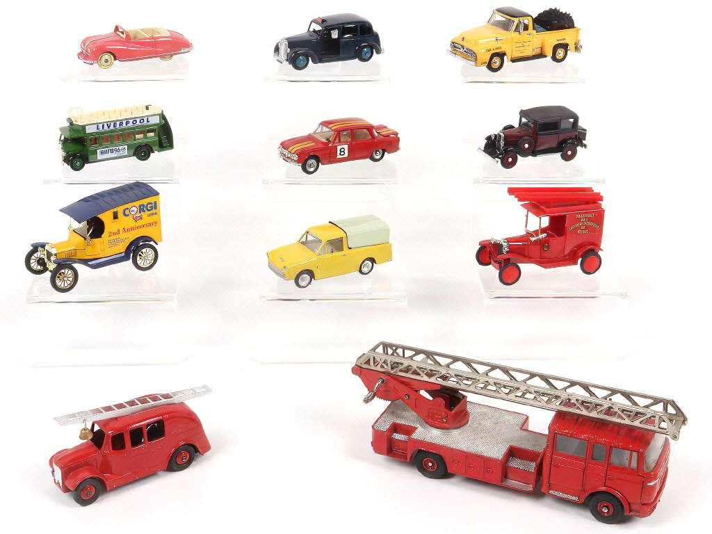 Lot 56 - DIVERS (11)
