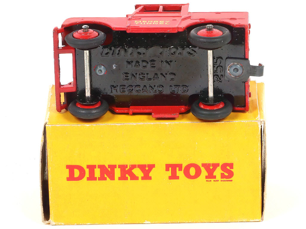 Lot 280 - DINKY TOYS (GB) (1)