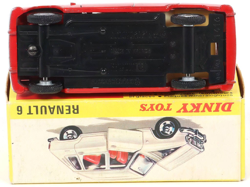 Lot 315 - DINKY TOYS (FRANCE) (1)