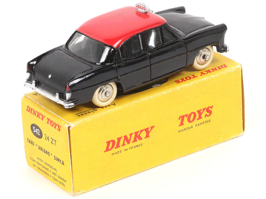 Lot 304 - DINKY TOYS (FRANCE) (1)