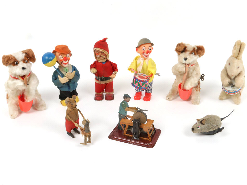 Lot 15 - DIVERS (9)