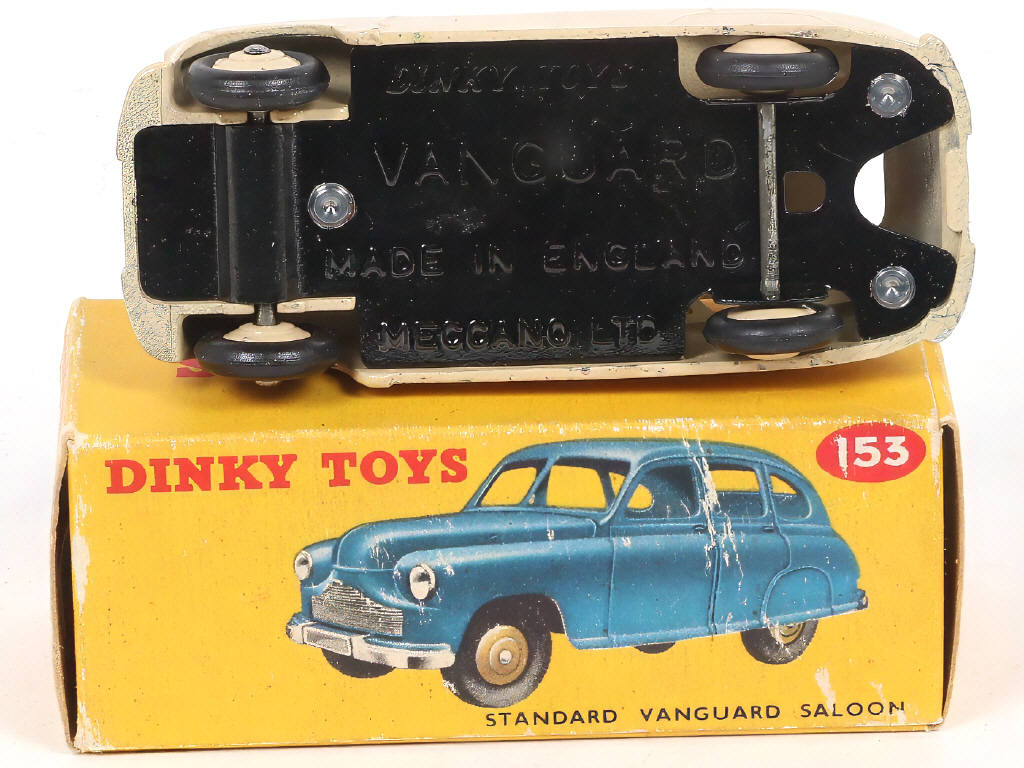 Lot 275 - DINKY TOYS (GB) (1)