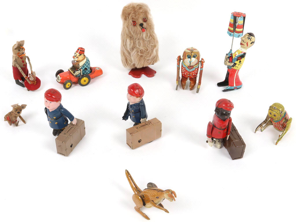 Lot 16 - DIVERS (11)