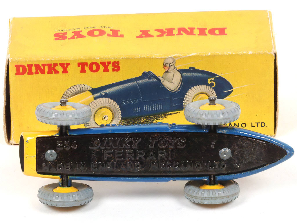 Lot 272 - DINKY TOYS (GB) (1)