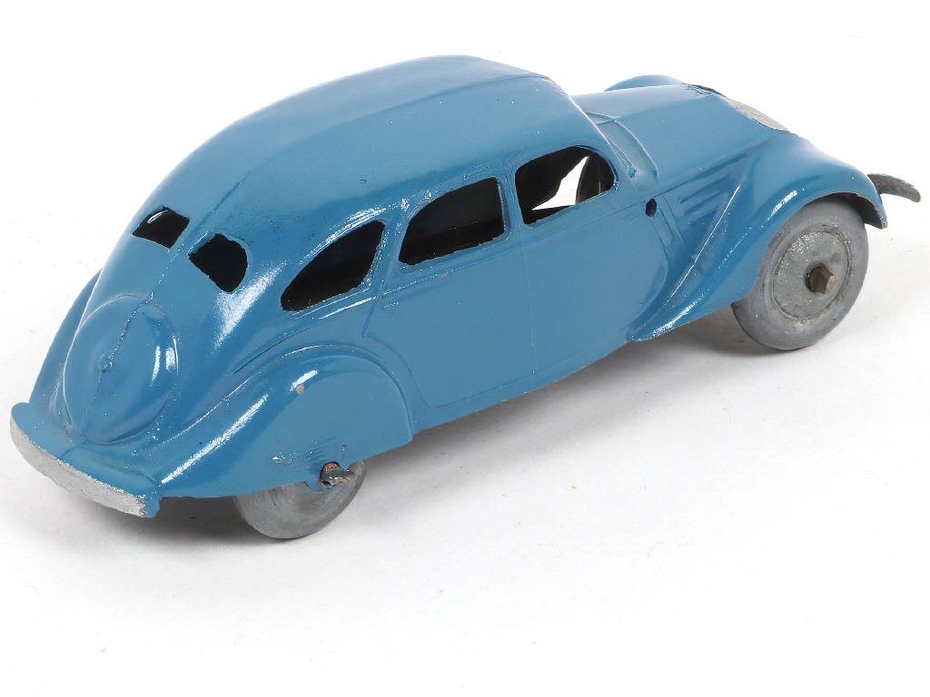 Lot 297 - DINKY TOYS (FRANCE) (1)