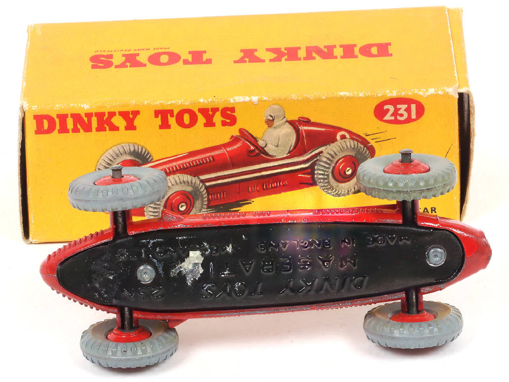 Lot 270 - DINKY TOYS (GB) (1)